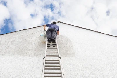 Peinture extérieure à Genêts — façades et ravalement
